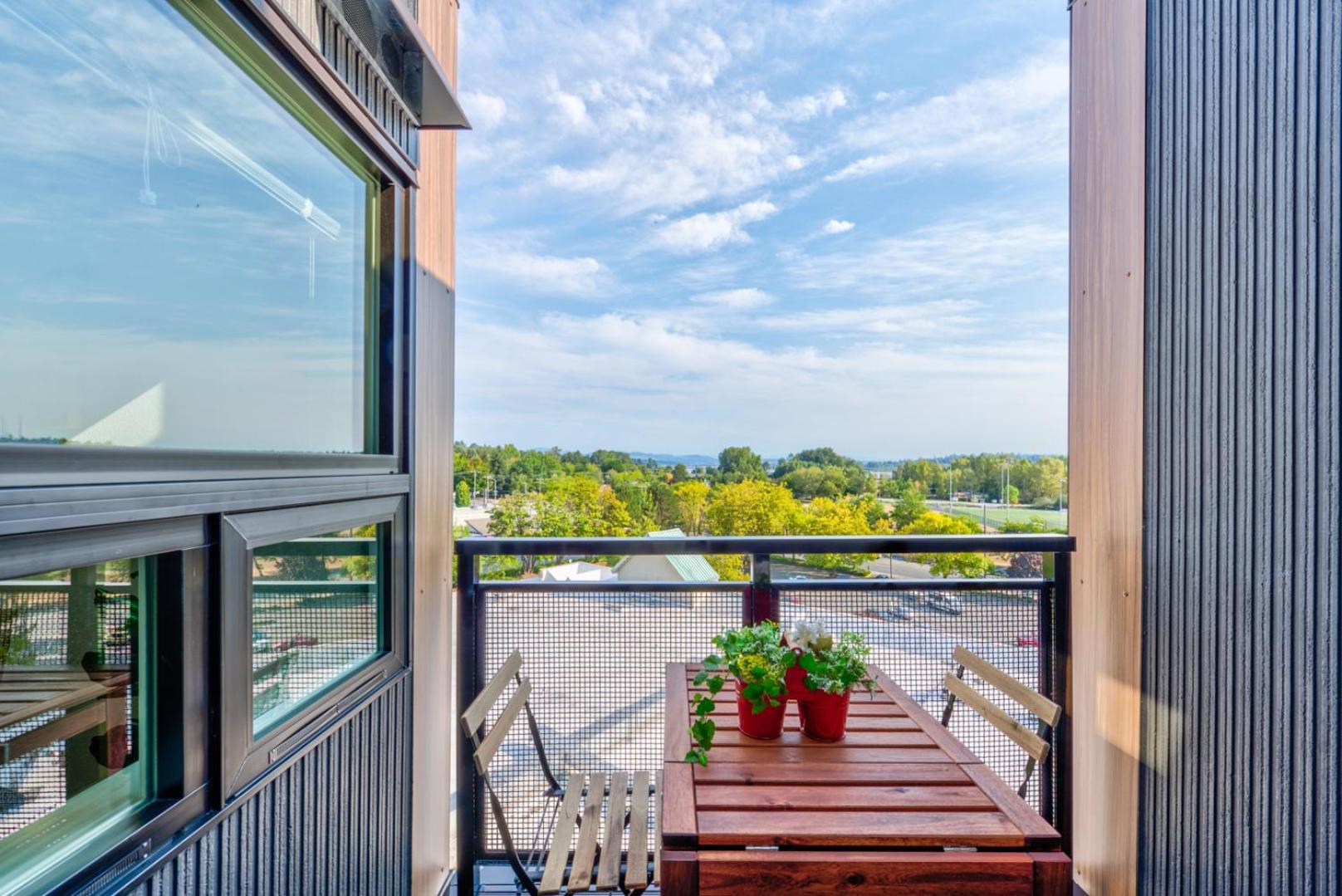 U Place Urban Apartments By Sweetome Seattle Exterior photo